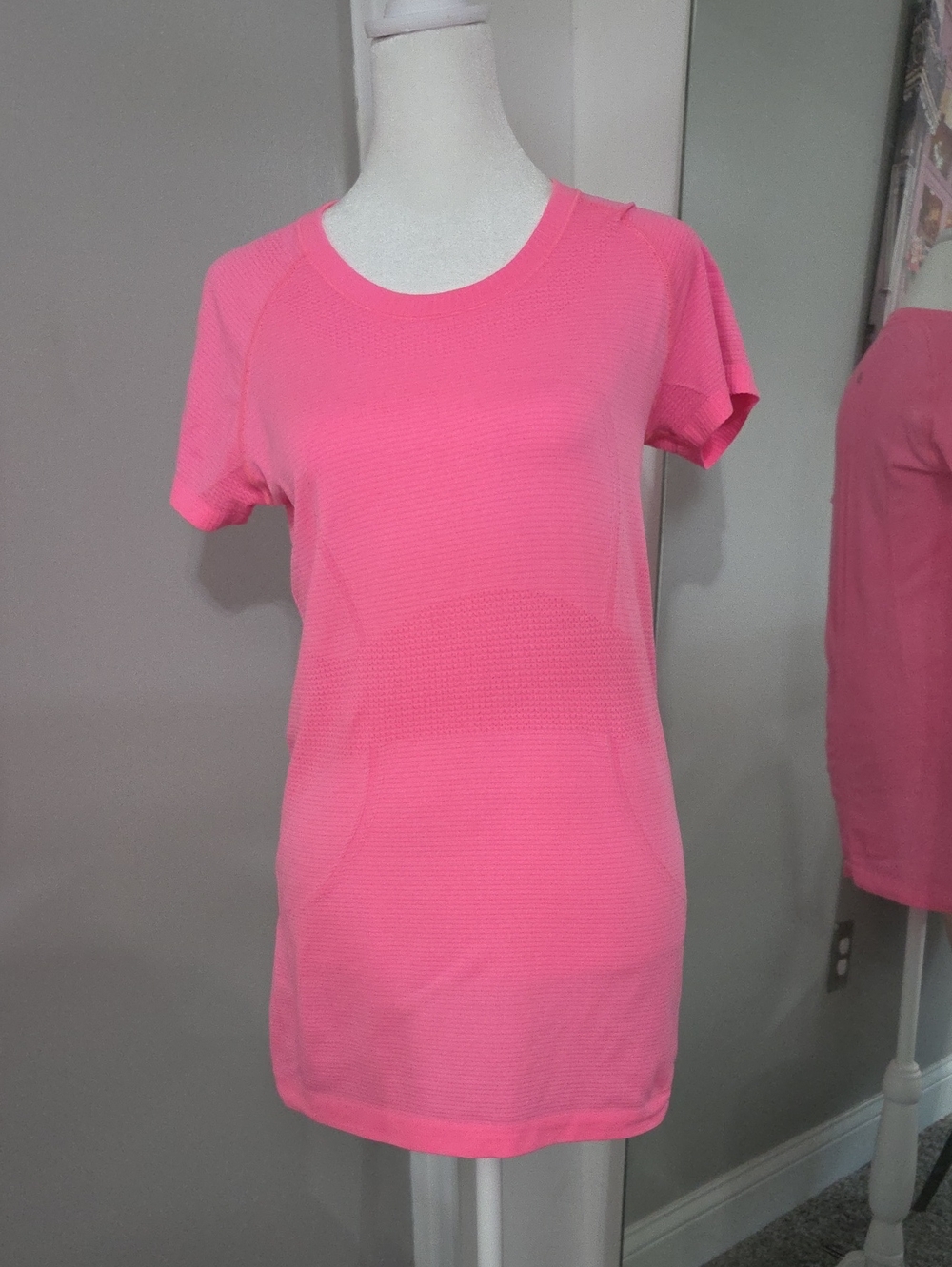 LULULEMON Women's Pink Short-Sleeve Performance Tee